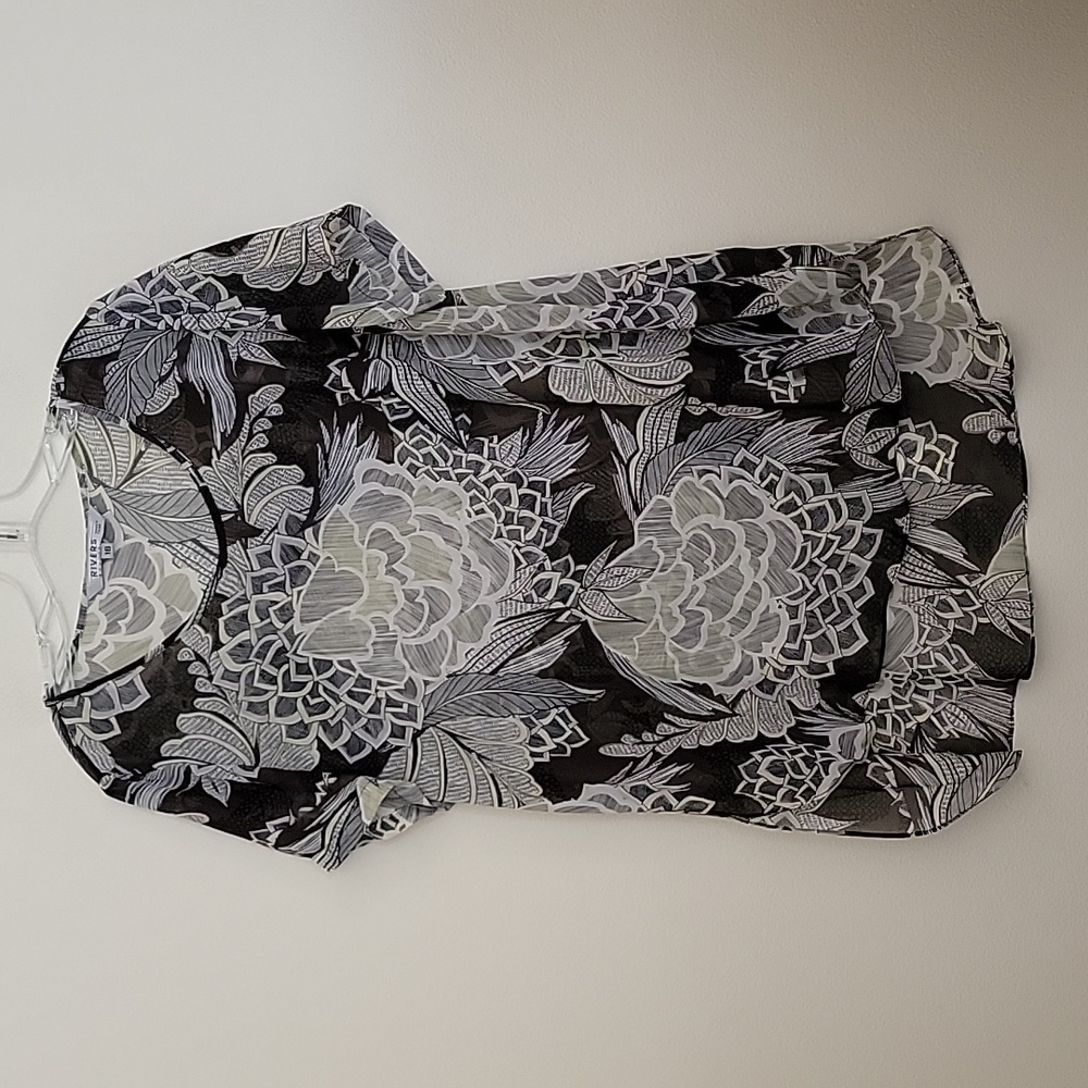 Rivers Black, Green & Gray Floral Print Short Sleeve Top 16